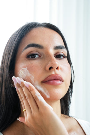 ILLUMINATING GEL Gentle Cleanser