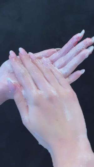 ILLUMINATING GEL Gentle Cleanser